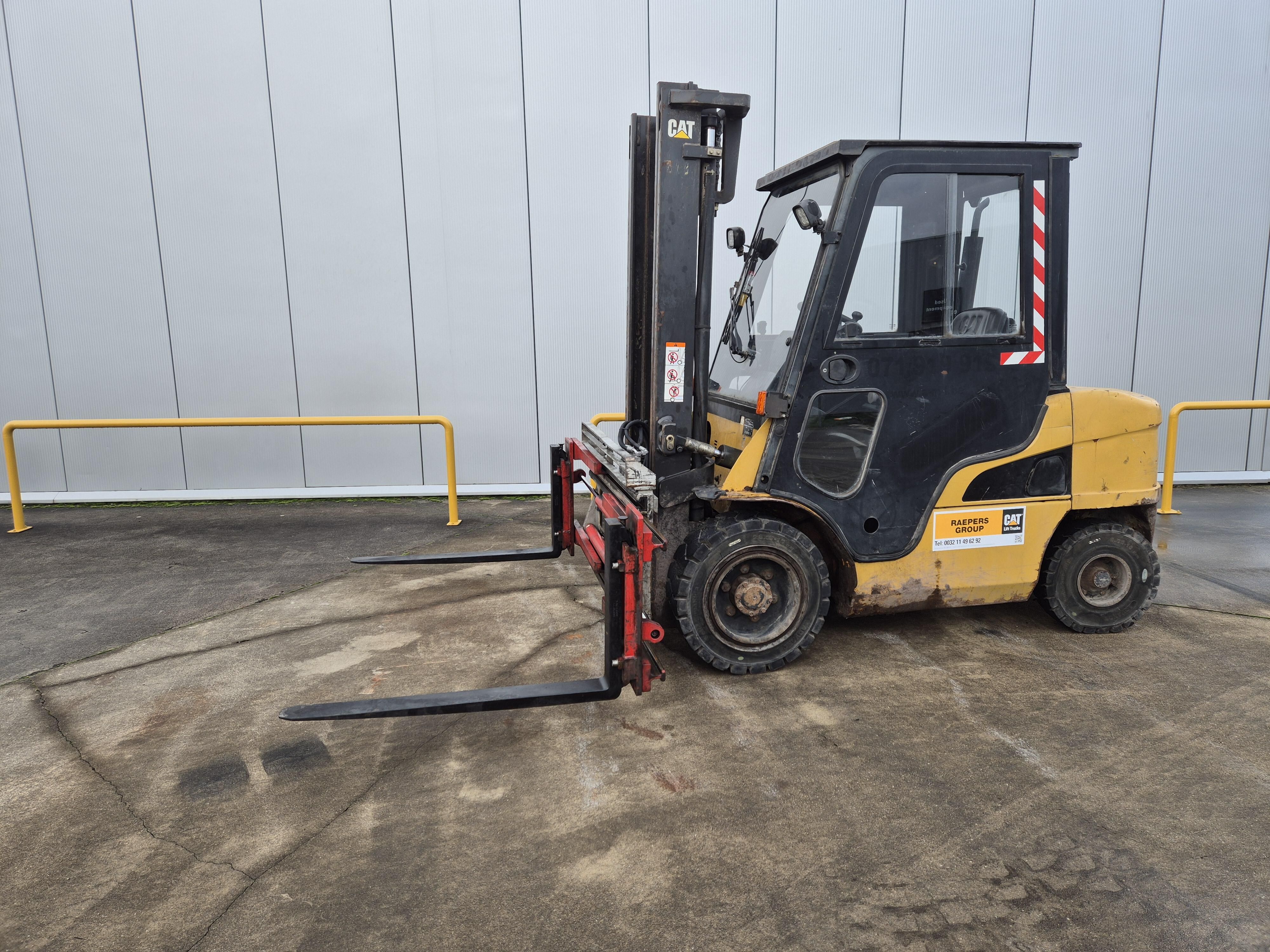 CATERPILLAR DP30N Diesel heftruck 2511250003