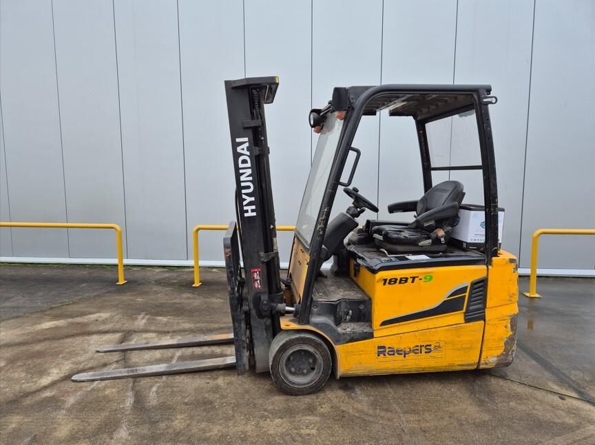 HYUNDAI 18BT-9 Chariot élévateur électrique trois roues 2512170001