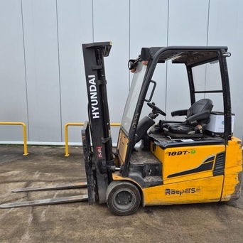 HYUNDAI 18BT-9 Chariot élévateur électrique trois roues 2512170001