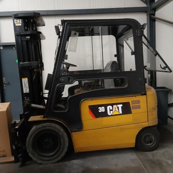 CATERPILLAR EP30K-PAC Chariot élévateur électrique 4 roues 2508180002