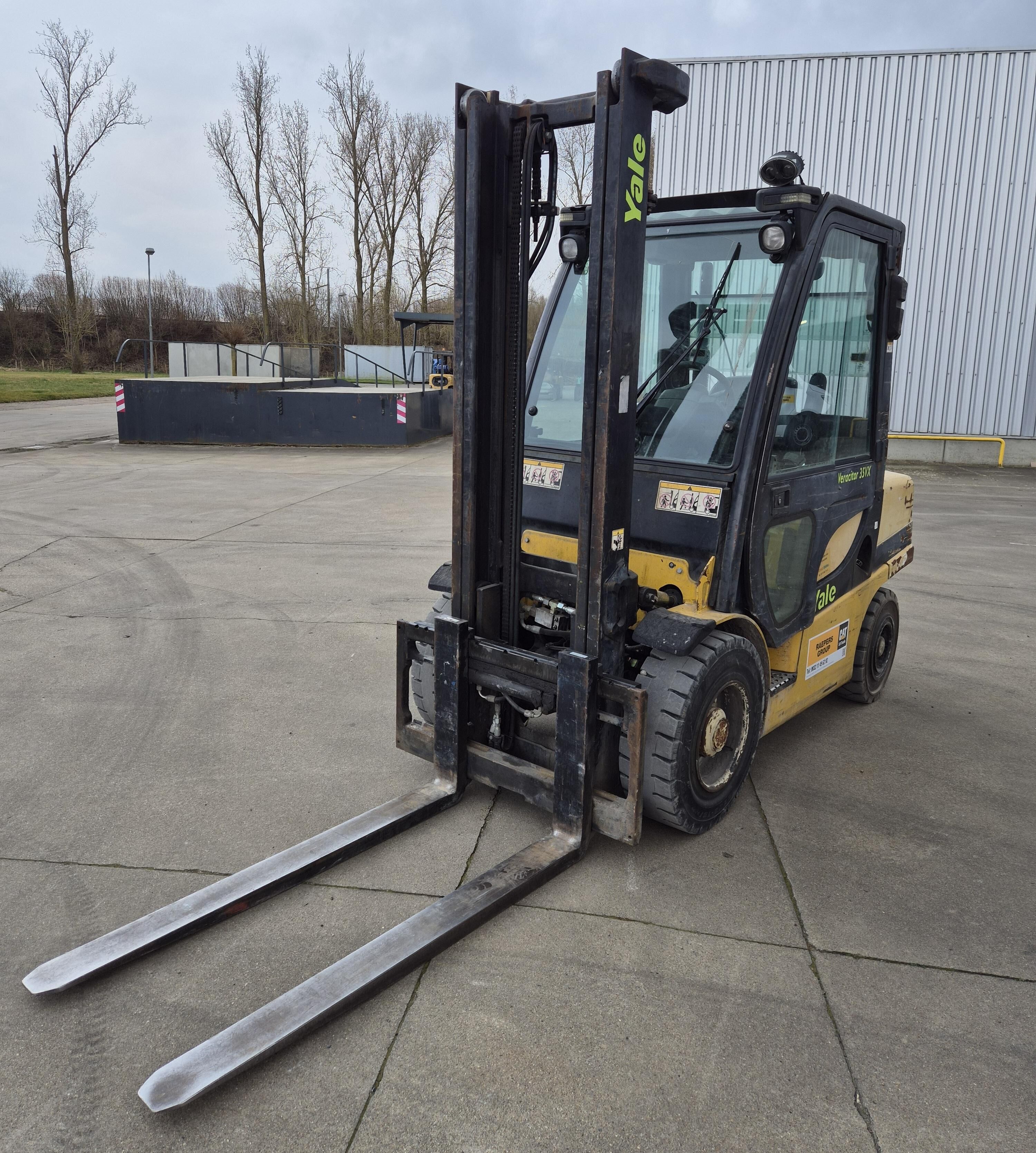 YALE GDP35VX Diesel heftruck 2503100001