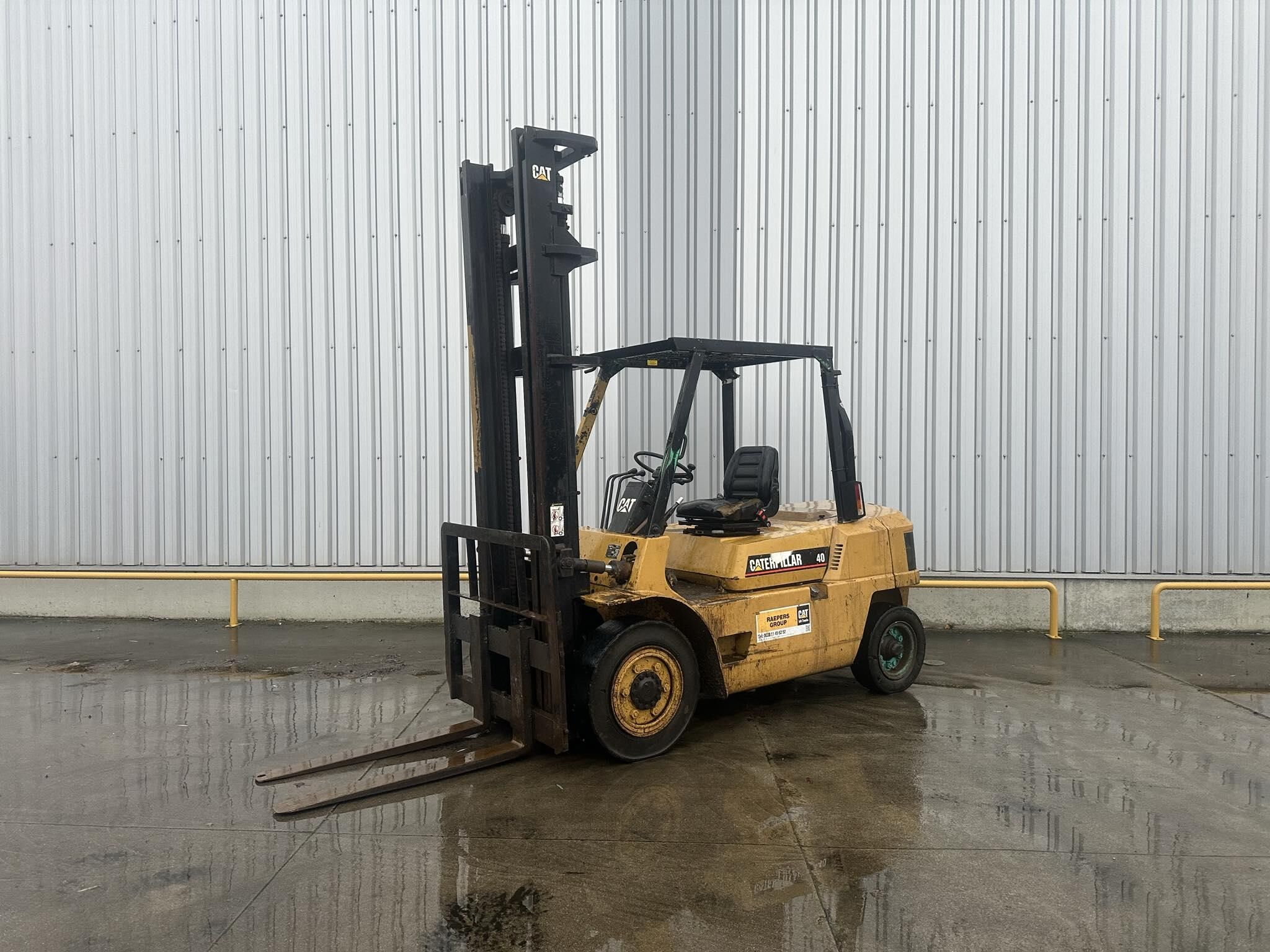 CATERPILLAR DP40 Chariot élévateur diesel 2504170002