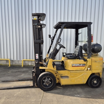 CATERPILLAR GP25K Gas heftruck 2503110005
