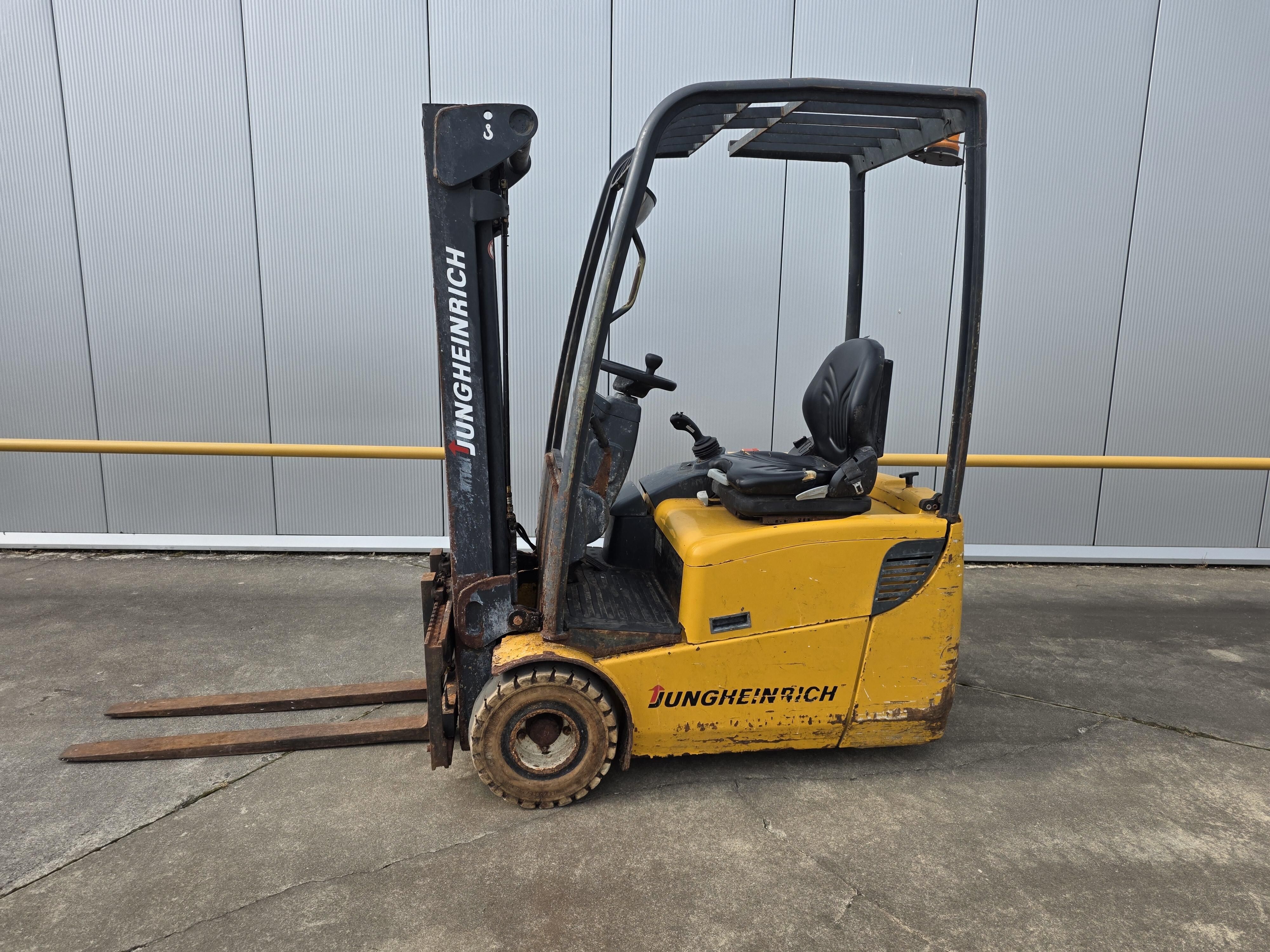 JUNGHEINRICH EFG113 Drie wiel elektrische heftruck 2604090004