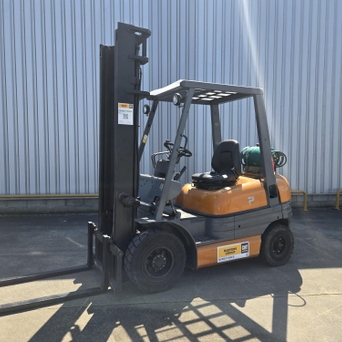TOYOTA 42-6FGF25 Chariot élévateur à gaz 2607010001