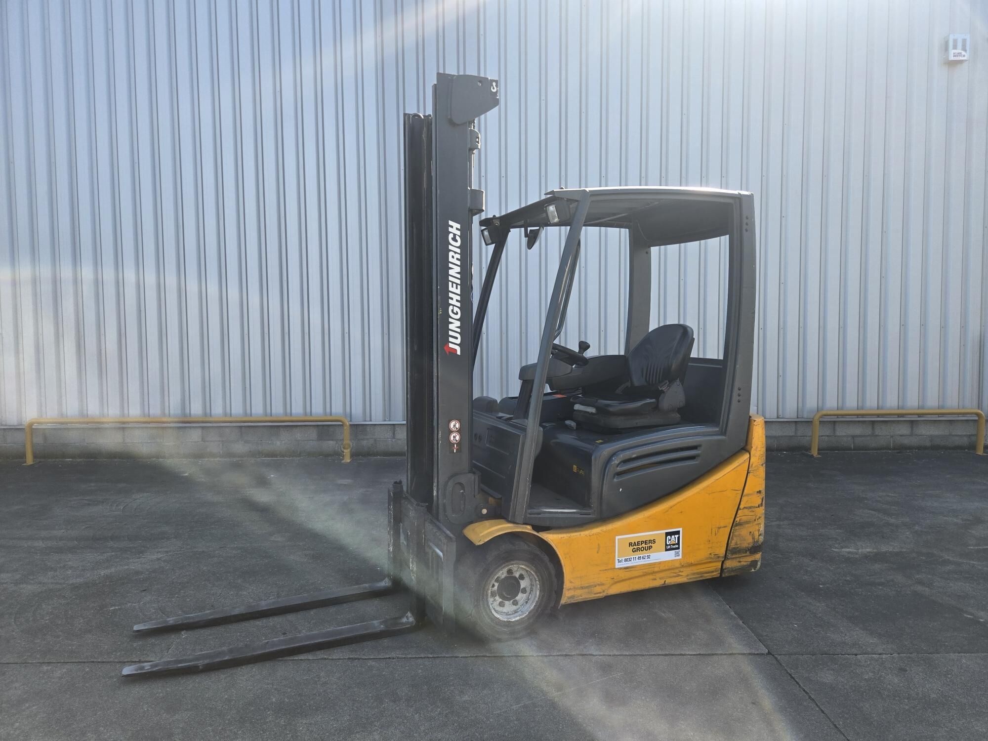 JUNGHEINRICH EFG218K Drie wiel elektrische heftruck 2604150001