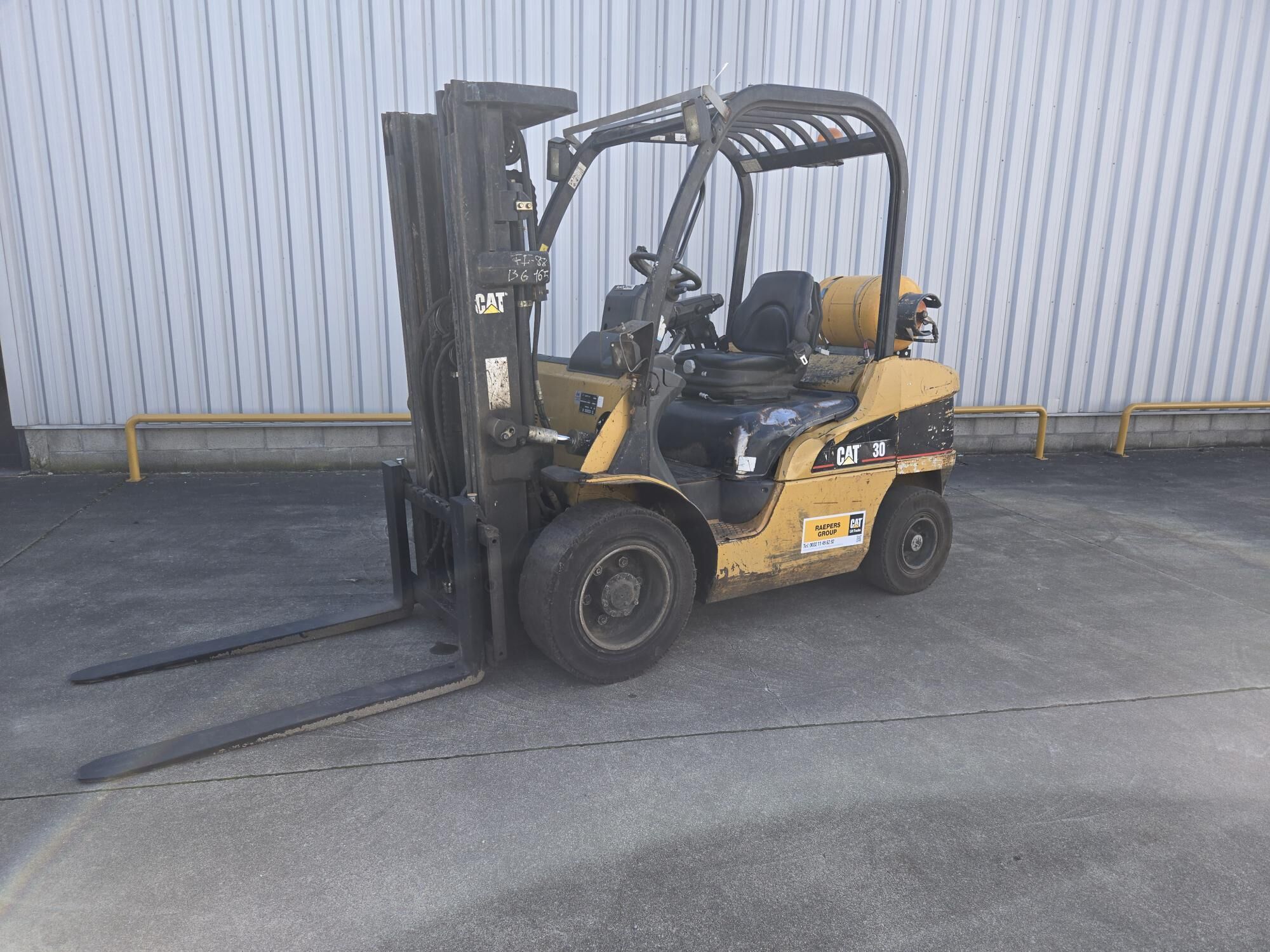 CATERPILLAR GP30N Chariot élévateur à gaz 2609080002