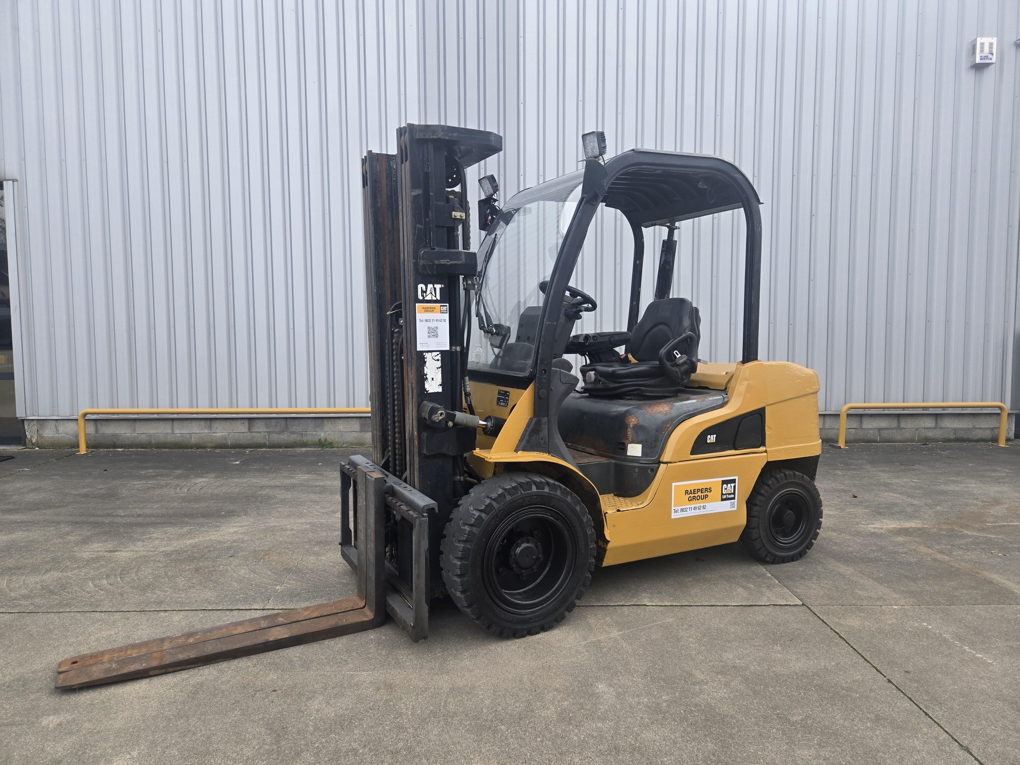 CATERPILLAR DP30N Chariot élévateur diesel 2609280002