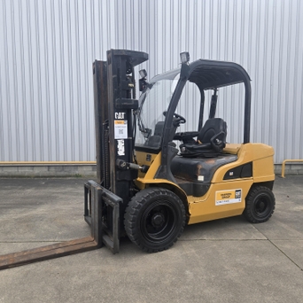 CATERPILLAR DP30N Chariot élévateur diesel 2609280002