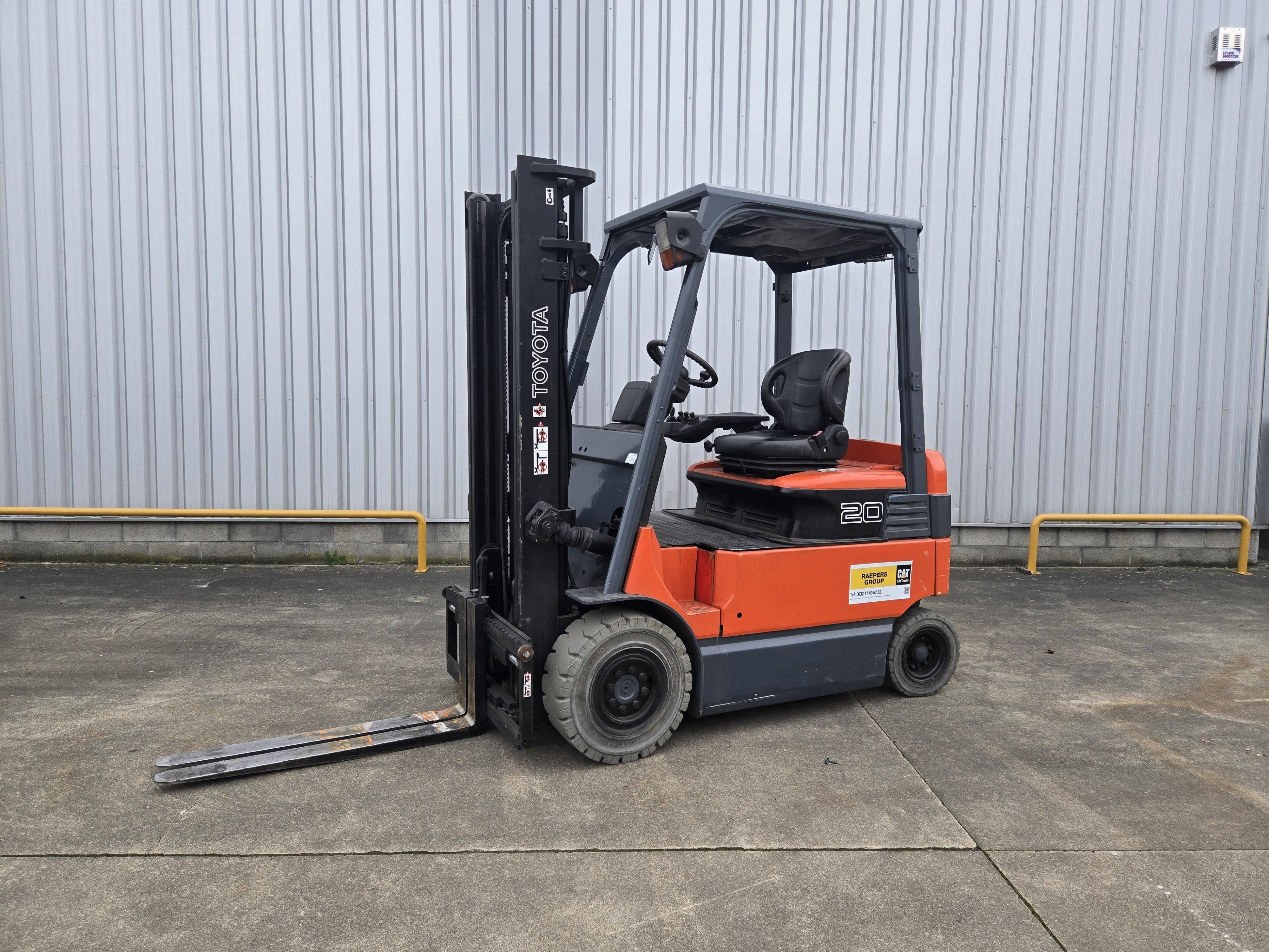 TOYOTA 7FBMF25 Vier wiel elektrische heftruck 2609240001
