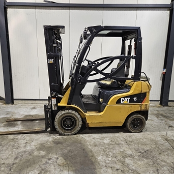 CATERPILLAR GP15N2 Chariot élévateur à gaz 2501230016