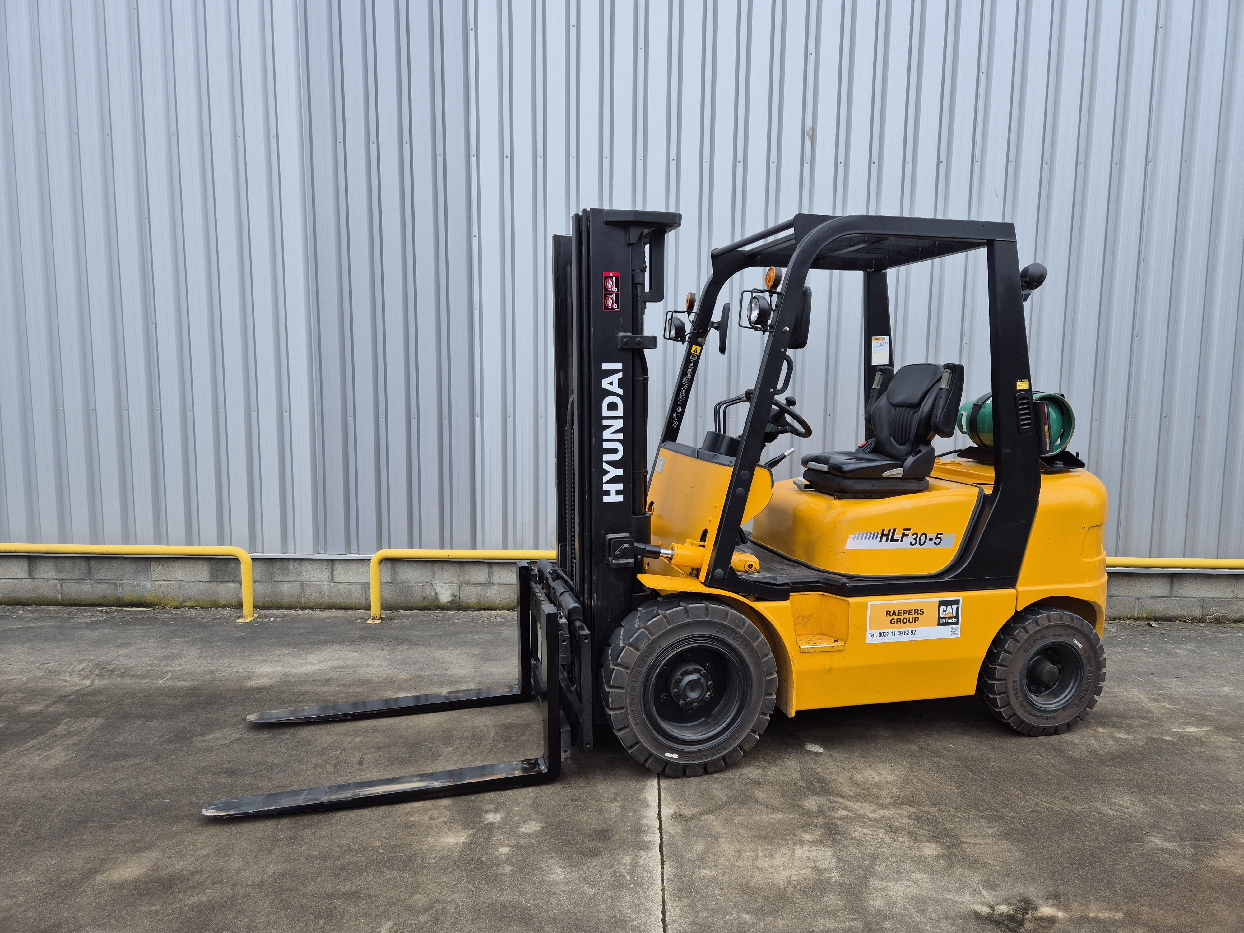 HYUNDAI HLF30-5 Gas heftruck 2504230001
