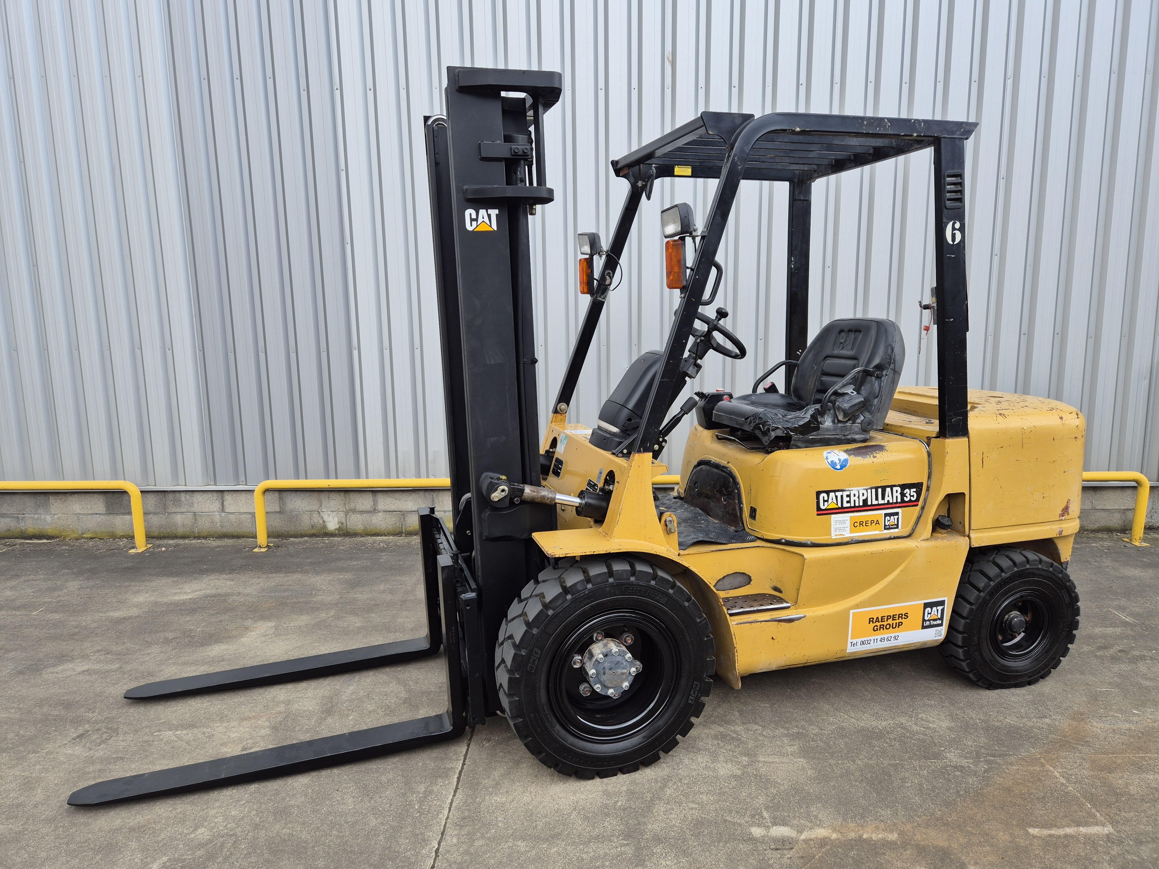 CATERPILLAR DP35K Chariot élévateur diesel 2507020001