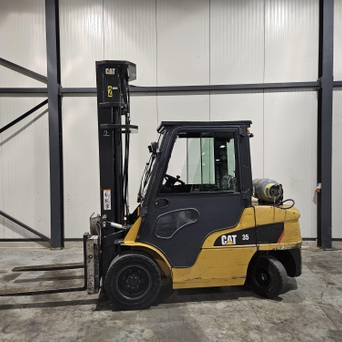 CATERPILLAR GP35NT Gas heftruck 2501230004