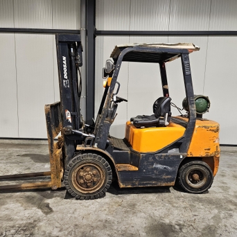 DOOSAN G30G Gas heftruck 2501230018
