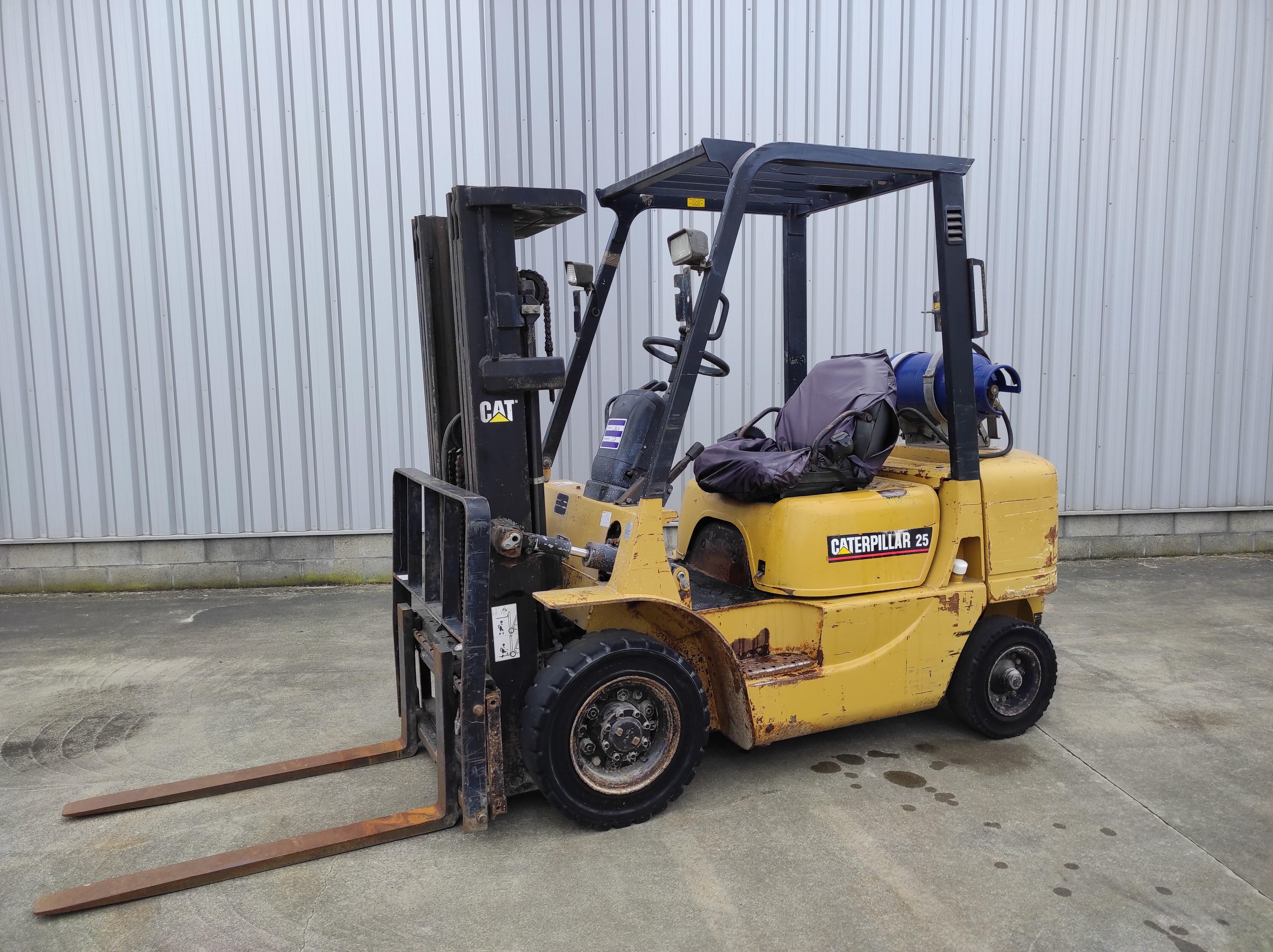 CATERPILLAR GP25K Gas heftruck 2503170012