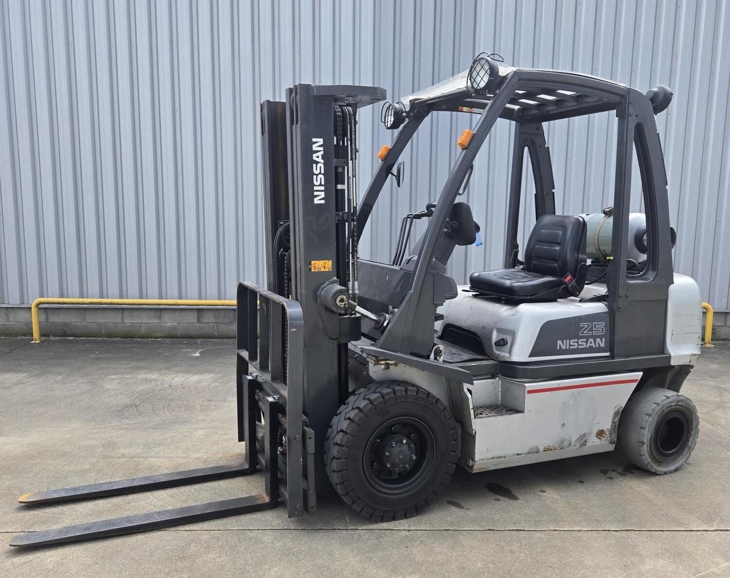 NISSAN U1D2A25LQ Gas heftruck 2507170005