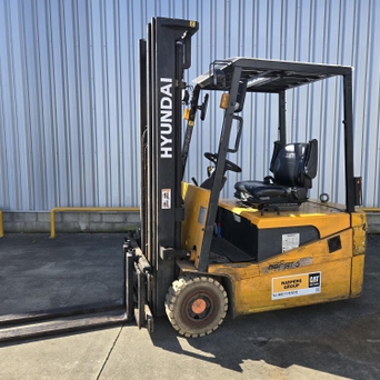 HYUNDAI HBF18T-5 Chariot élévateur électrique trois roues 2508120001