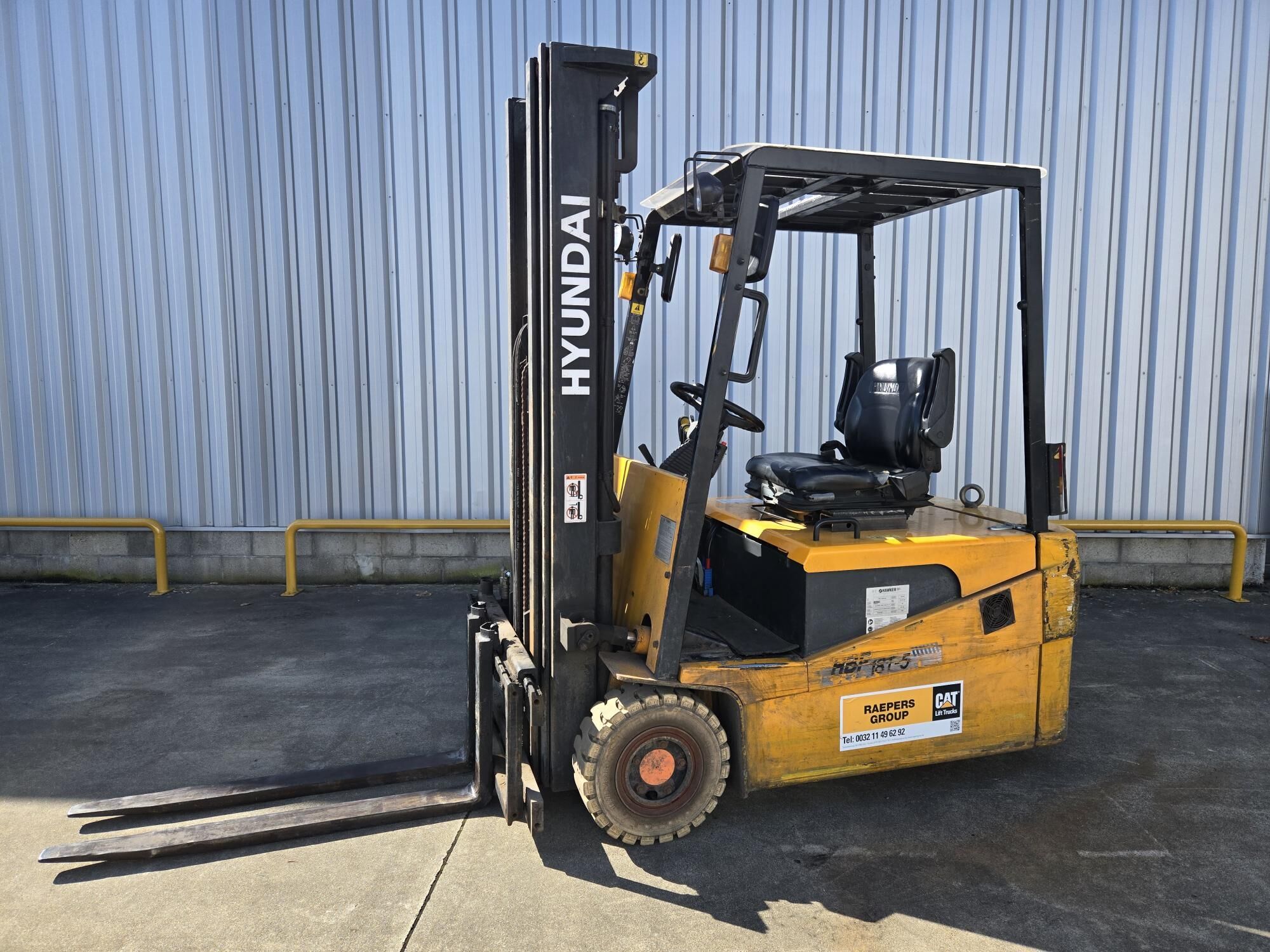 HYUNDAI HBF18T-5 Chariot élévateur électrique trois roues 2508120001