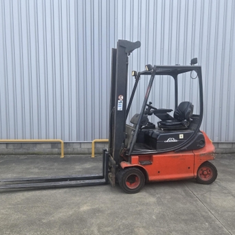 LINDE E18P-02 Drie wiel elektrische heftruck 2508210001